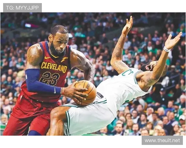 赖斯 vs 卡塞米罗：防守型中场的不同答案