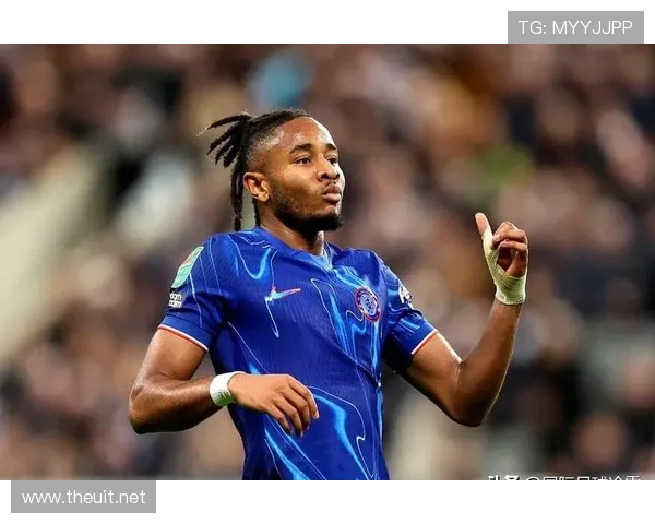 恩昆库影锋与前腰切换的战术角色分析