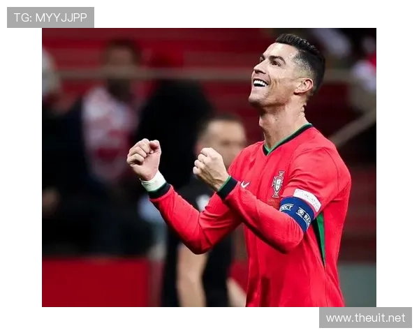 莱万 vs C罗：终结效率与战术角色差异