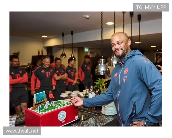 孔帕尼送娃上学像去红毯，手里拎的那只牌子能顶我好几个月房贷